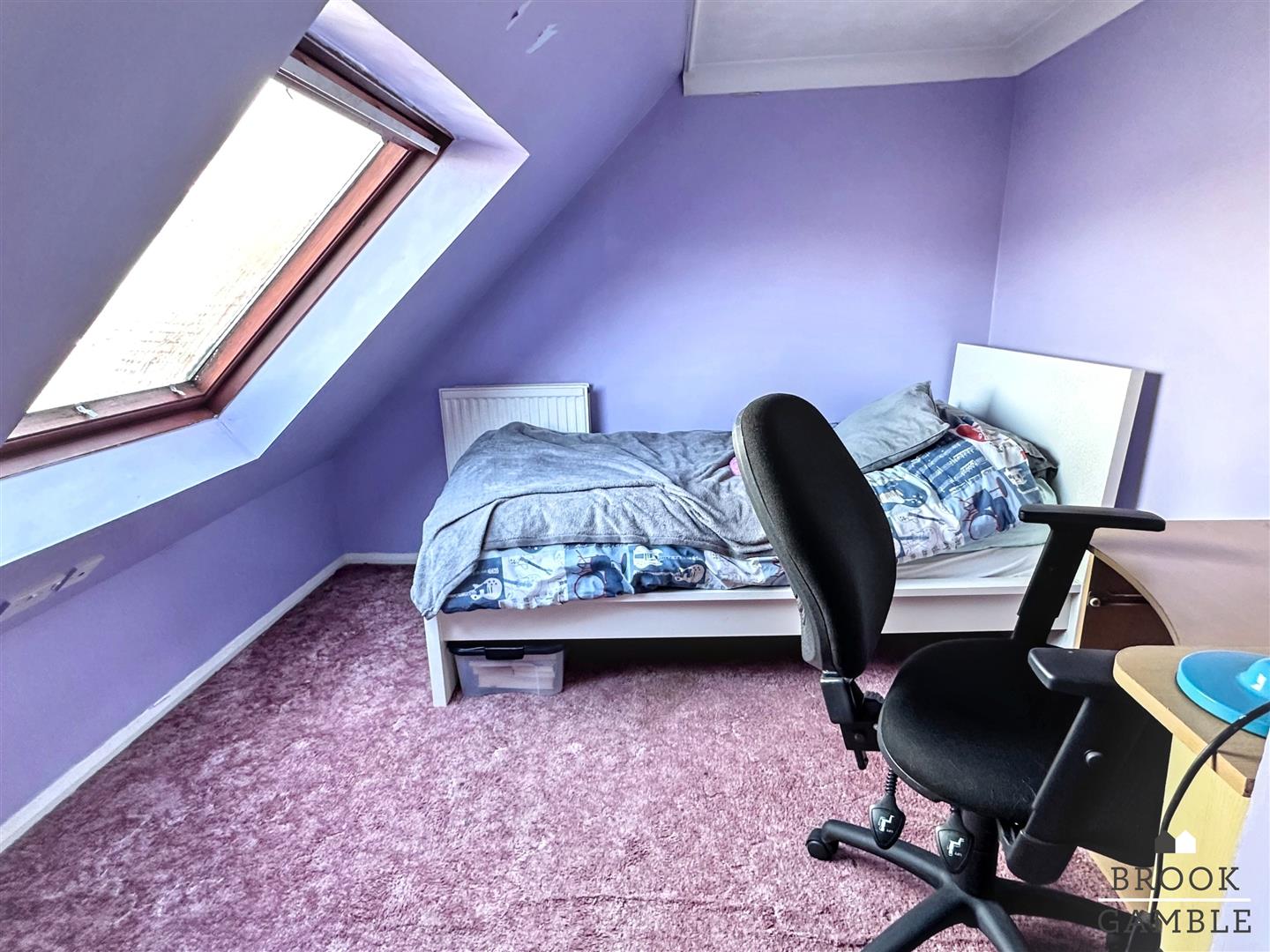 7 Bedroom House - Semi-Detached. Milton Road in Eastbourne, East Sussex 25